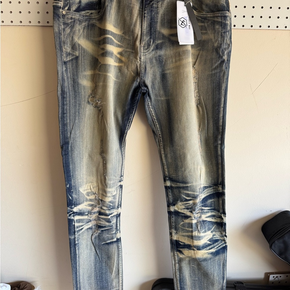 Stylish Distressed Blue Jeans for Men